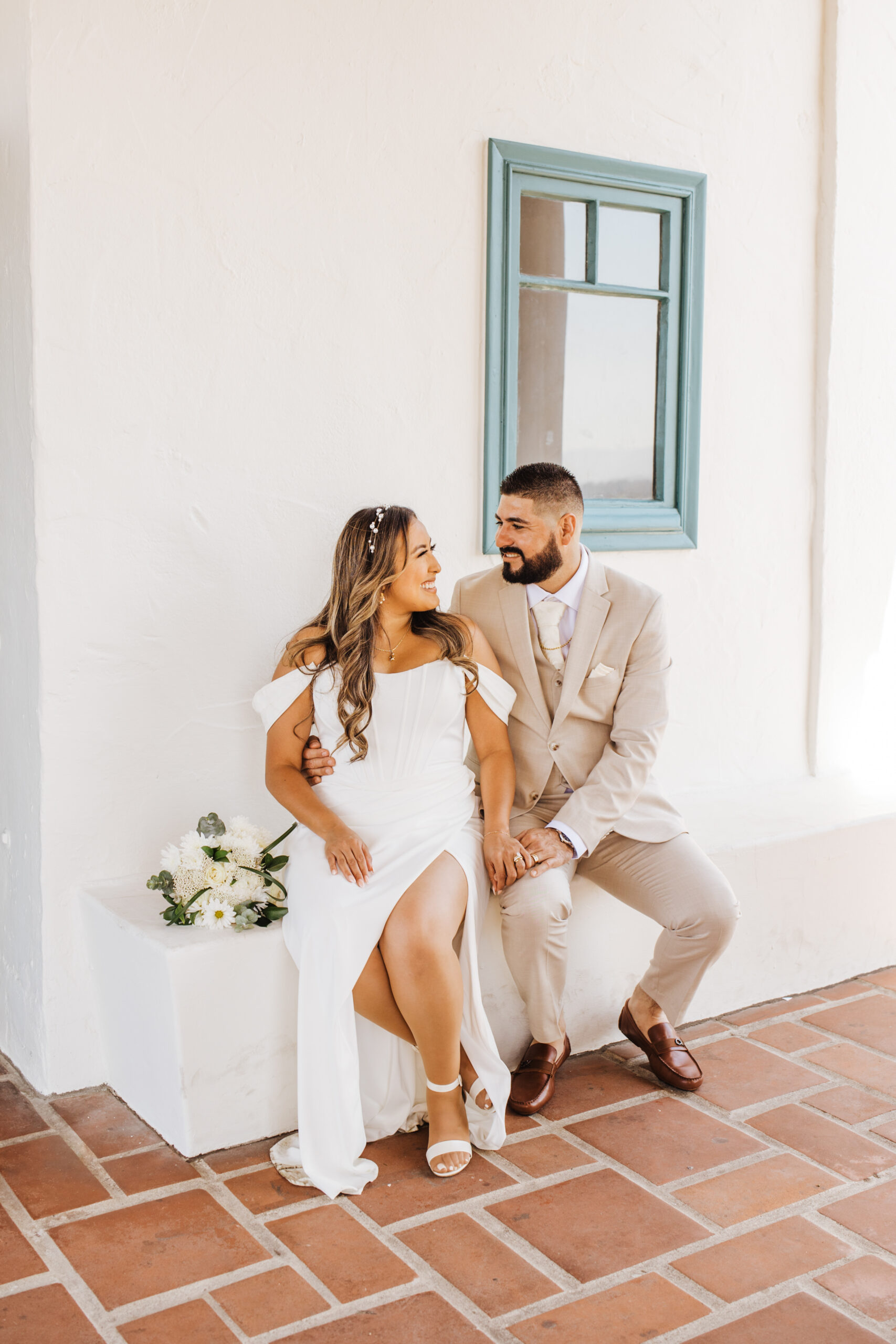 wedding photos at Santa Barbara County Courthouse