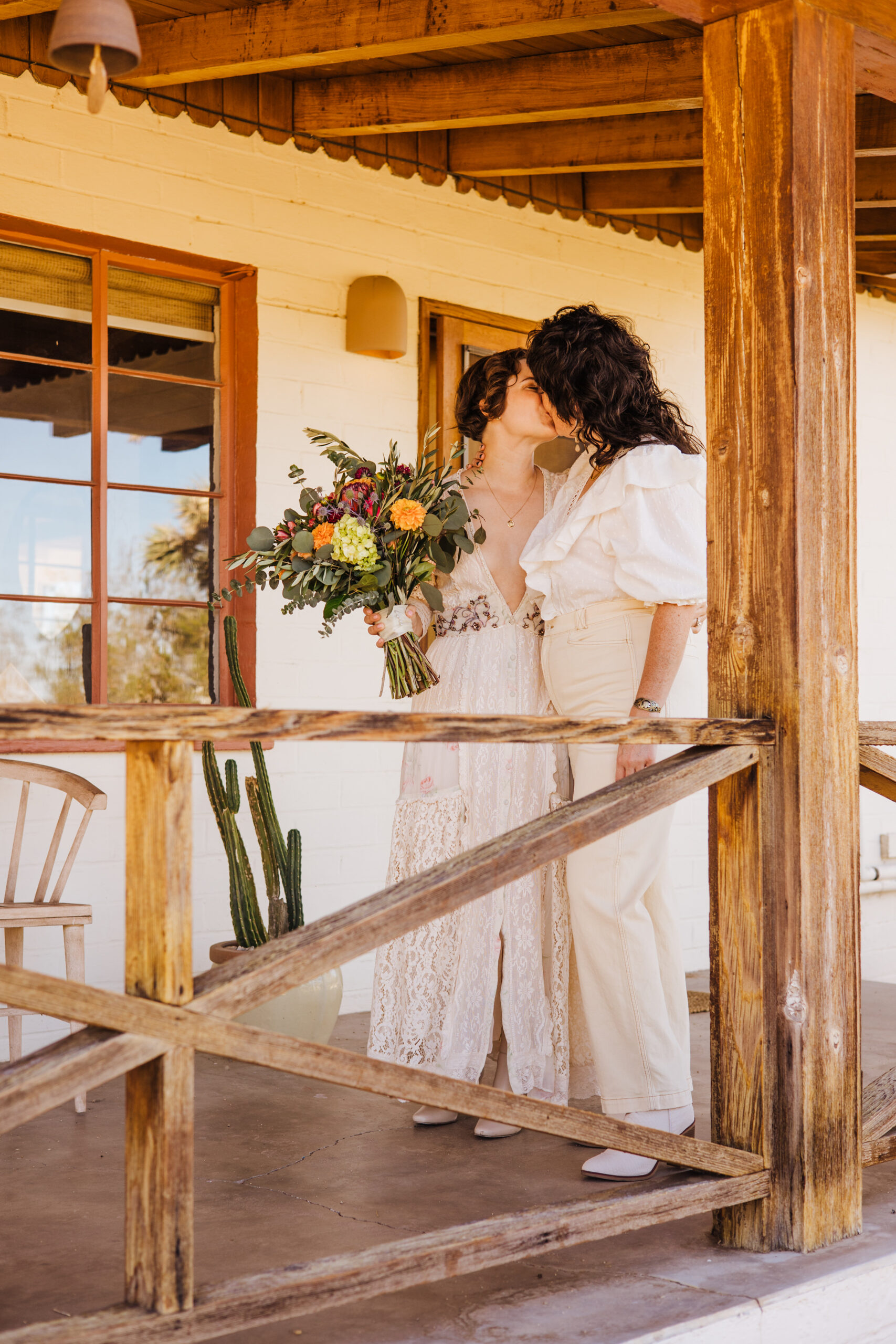 First look kiss elopement