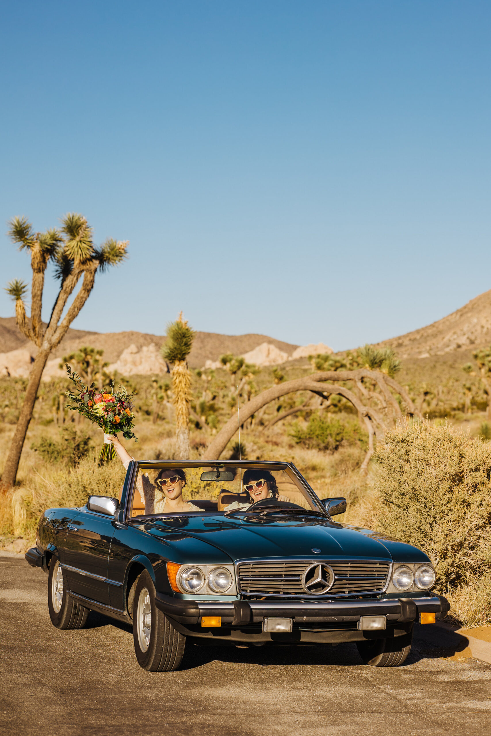 Joshua Tree elopement in vintage car